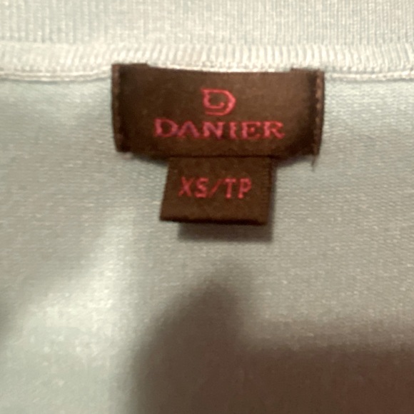 💚DANIER💚V-Neck teal sweater. In great condition. Size XS. - Picture 12 of 15